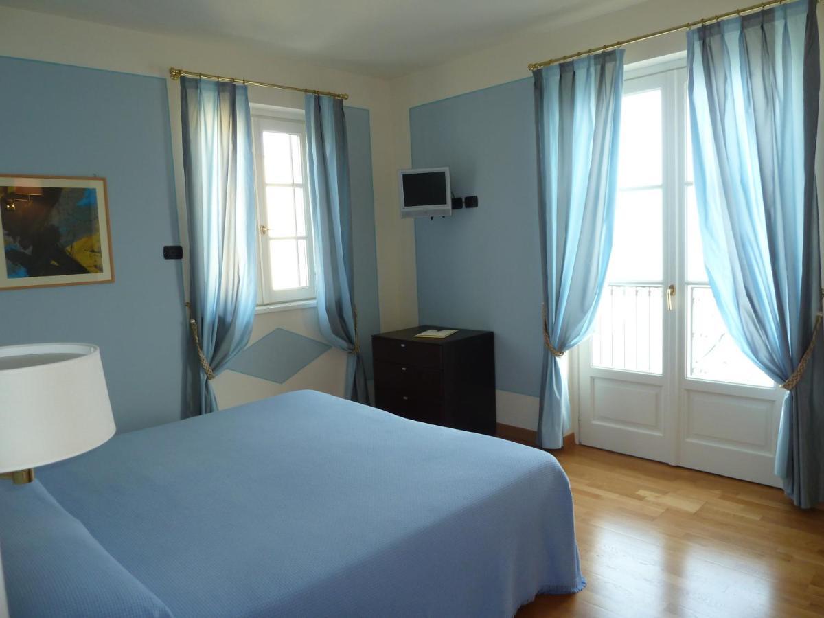 Hotel Residence La Luna Nel Porto สเตรซา ภายนอก รูปภาพ