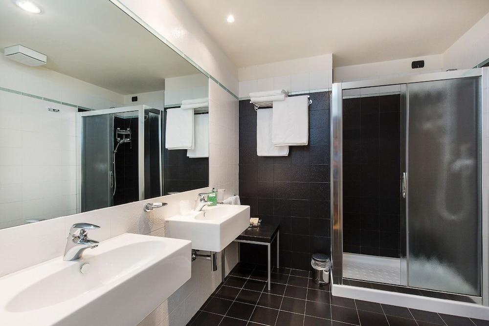 Hotel Residence La Luna Nel Porto สเตรซา ภายนอก รูปภาพ