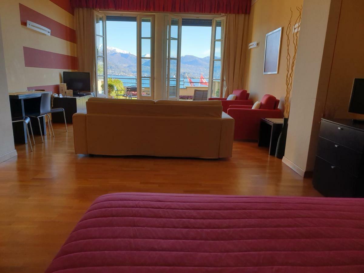 Hotel Residence La Luna Nel Porto สเตรซา ภายนอก รูปภาพ