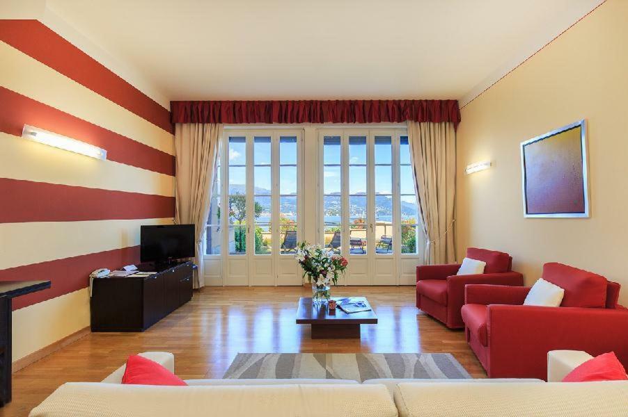 Hotel Residence La Luna Nel Porto สเตรซา ภายนอก รูปภาพ