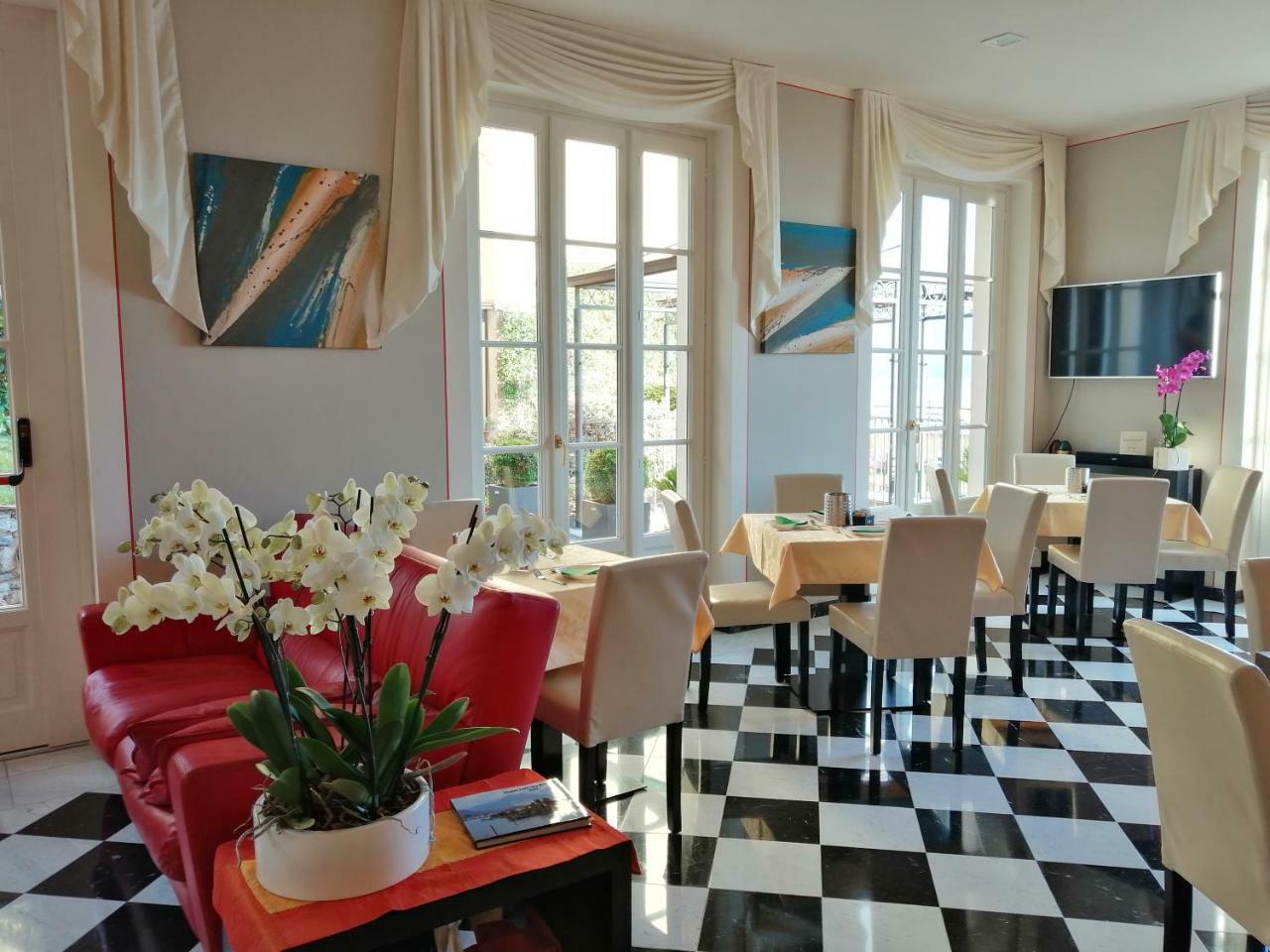 Hotel Residence La Luna Nel Porto สเตรซา ภายนอก รูปภาพ