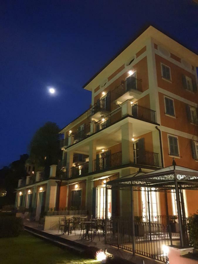 Hotel Residence La Luna Nel Porto สเตรซา ภายนอก รูปภาพ